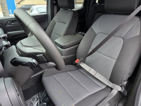 Used 2024 Chevrolet Colorado W/T w/ Technology Package image 37