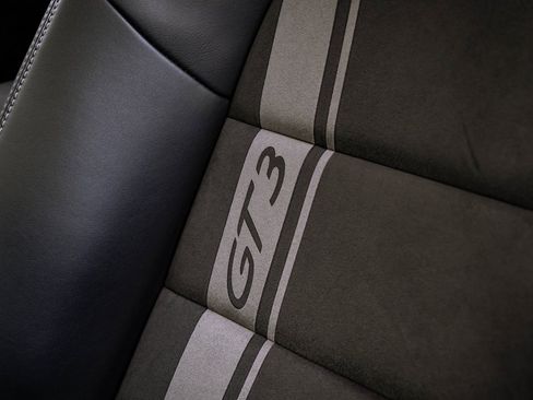 Used 2018 Porsche 911 GT3 image 24