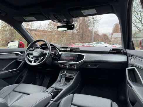 Certified 2025 Audi Q3 2.0T Premium image 17