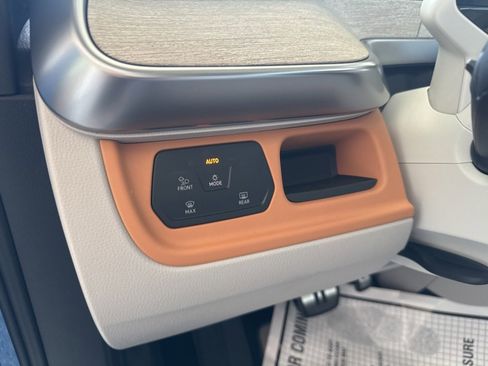 New 2025 Volkswagen ID. Buzz 1st Edition image 15