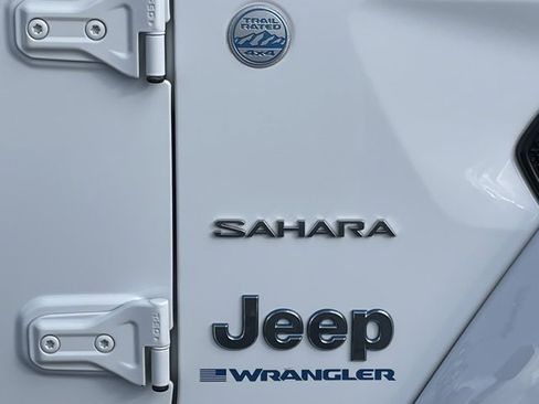 Used 2024 Jeep Wrangler Unlimited Sahara image 22