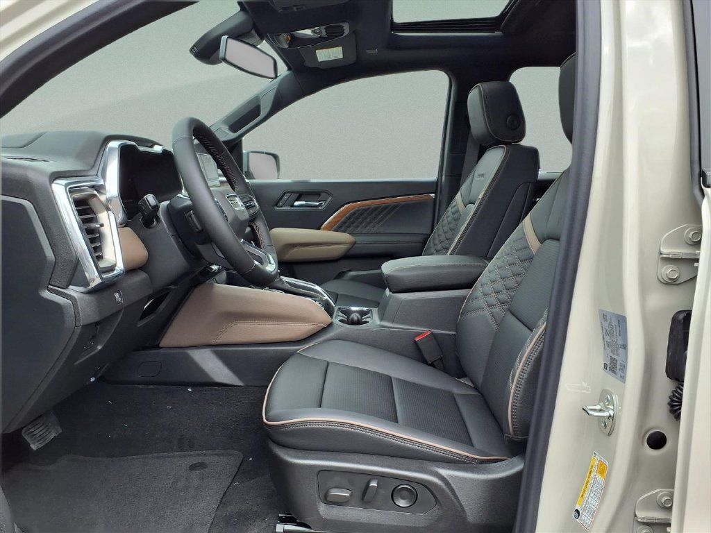 New 2026 GMC Canyon Denali AWD/4WD image 10