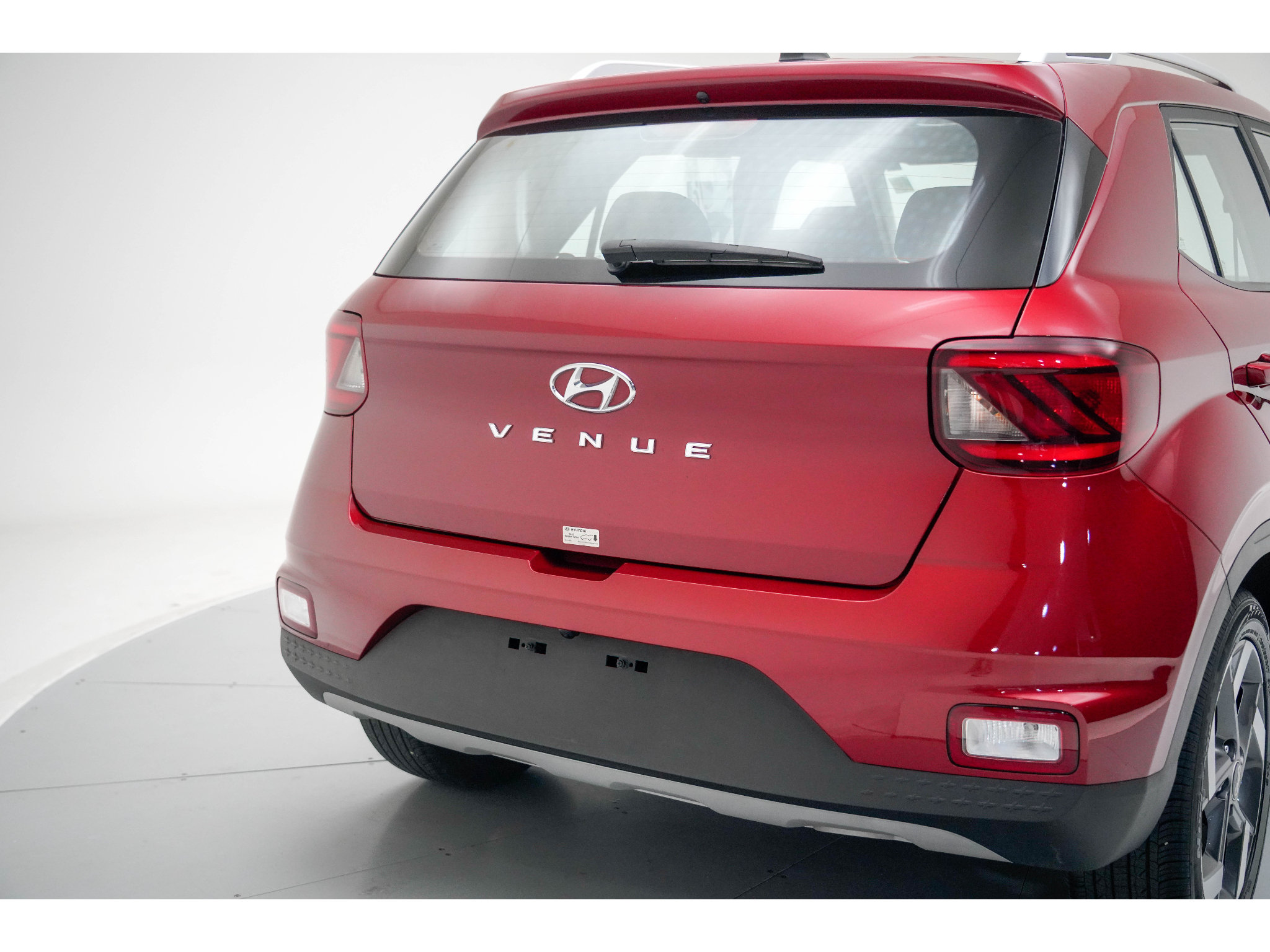 Used 2025 Hyundai Venue SEL FWD image 13