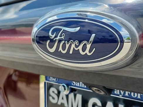 Used 2015 Ford Edge Titanium w/ Technology Package FWD image 8