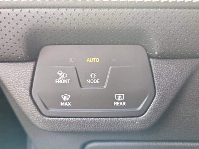 Used 2026 Volkswagen Atlas SE FWD image 30
