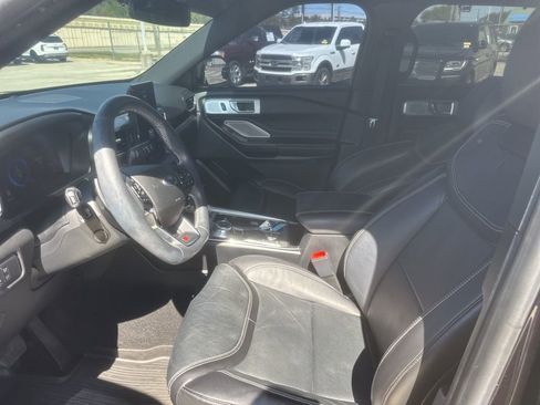 Used 2020 Ford Explorer ST w/ ST Street Pack image 9