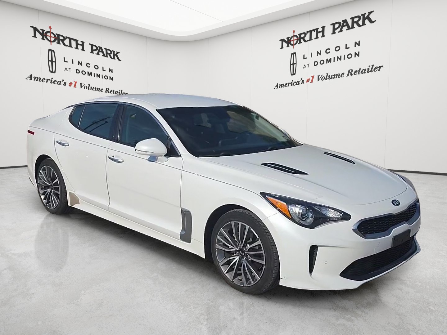 Used 2019 Kia Stinger RWD image 7