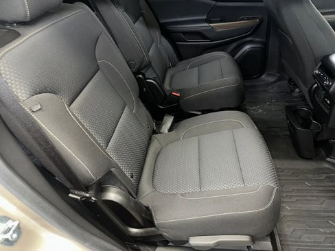 Certified 2023 GMC Acadia SLE w/ Driver Convenience Package image 30