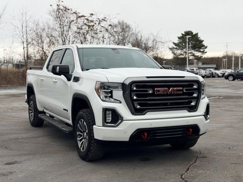 Used 2020 GMC Sierra 1500 AT4 w/ AT4 Premium Package image 3
