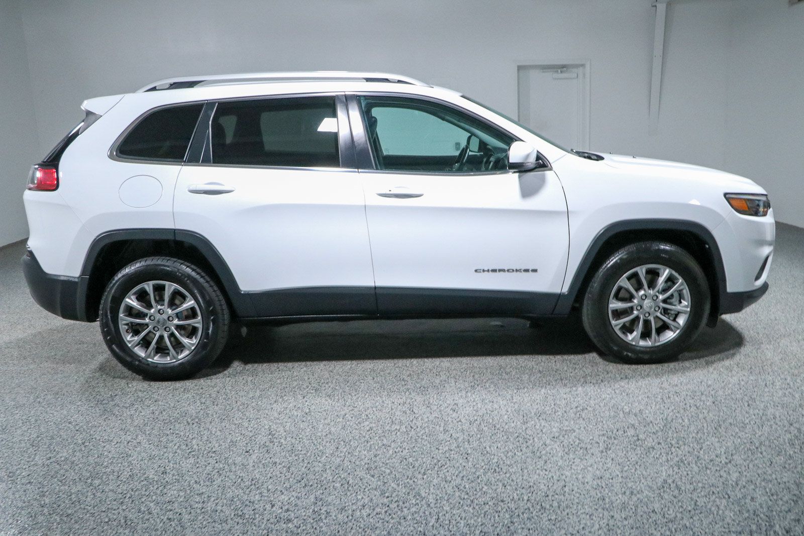 Used 2021 Jeep Cherokee Latitude Lux AWD/4WD image 6