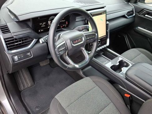 Used 2025 GMC Acadia Elevation image 16