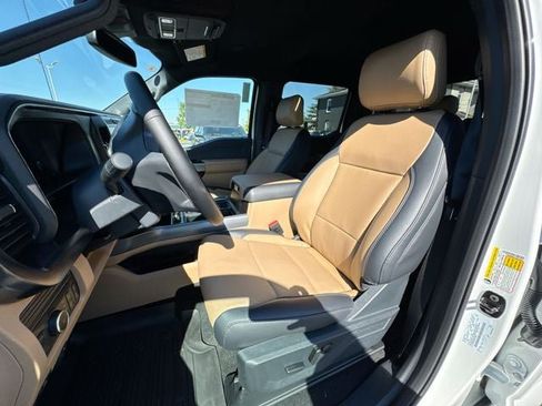 New 2026 Ford F250 Lariat w/ Black Appearance Package AWD/4WD image 12