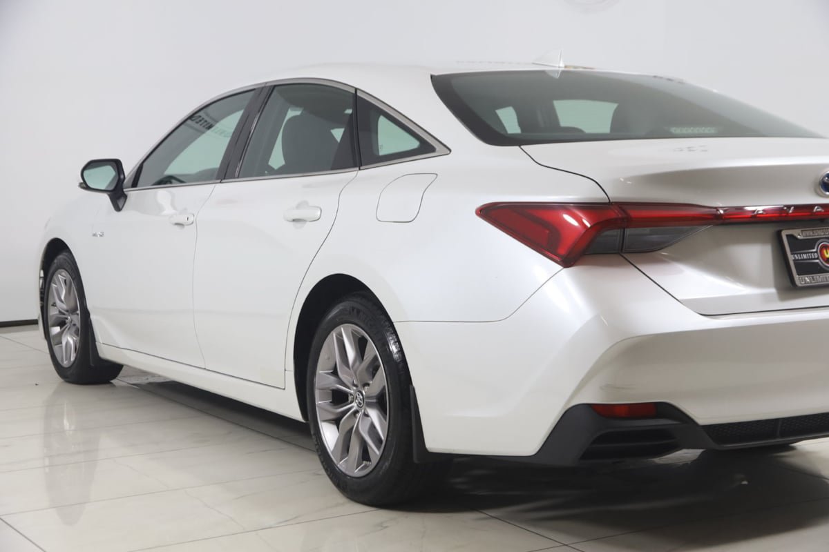 Used 2019 Toyota Avalon XLE w/ Moonroof Package FWD image 20
