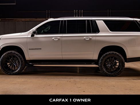 Used 2025 Chevrolet Suburban RST w/ Comfort Package image 5