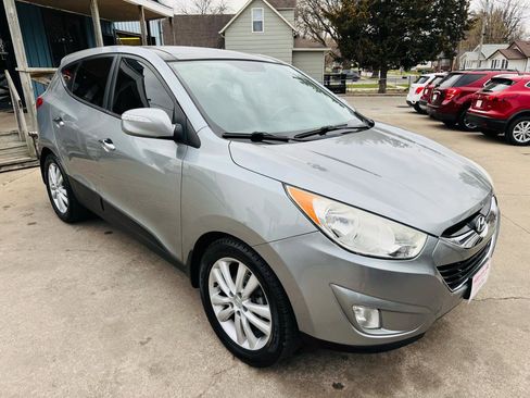 Used 2010 Hyundai Tucson Limited w/ Premium Pkg 4 image 1