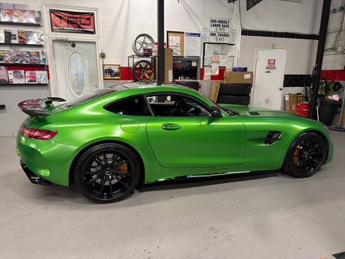 Used 2018 Mercedes-Benz AMG GT R image 5