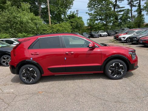 New 2025 Kia Niro Wave w/ Wave Preserve Package image 4
