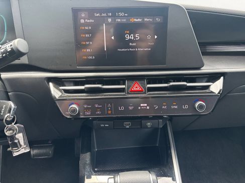 Used 2026 Kia Niro LX FWD image 17