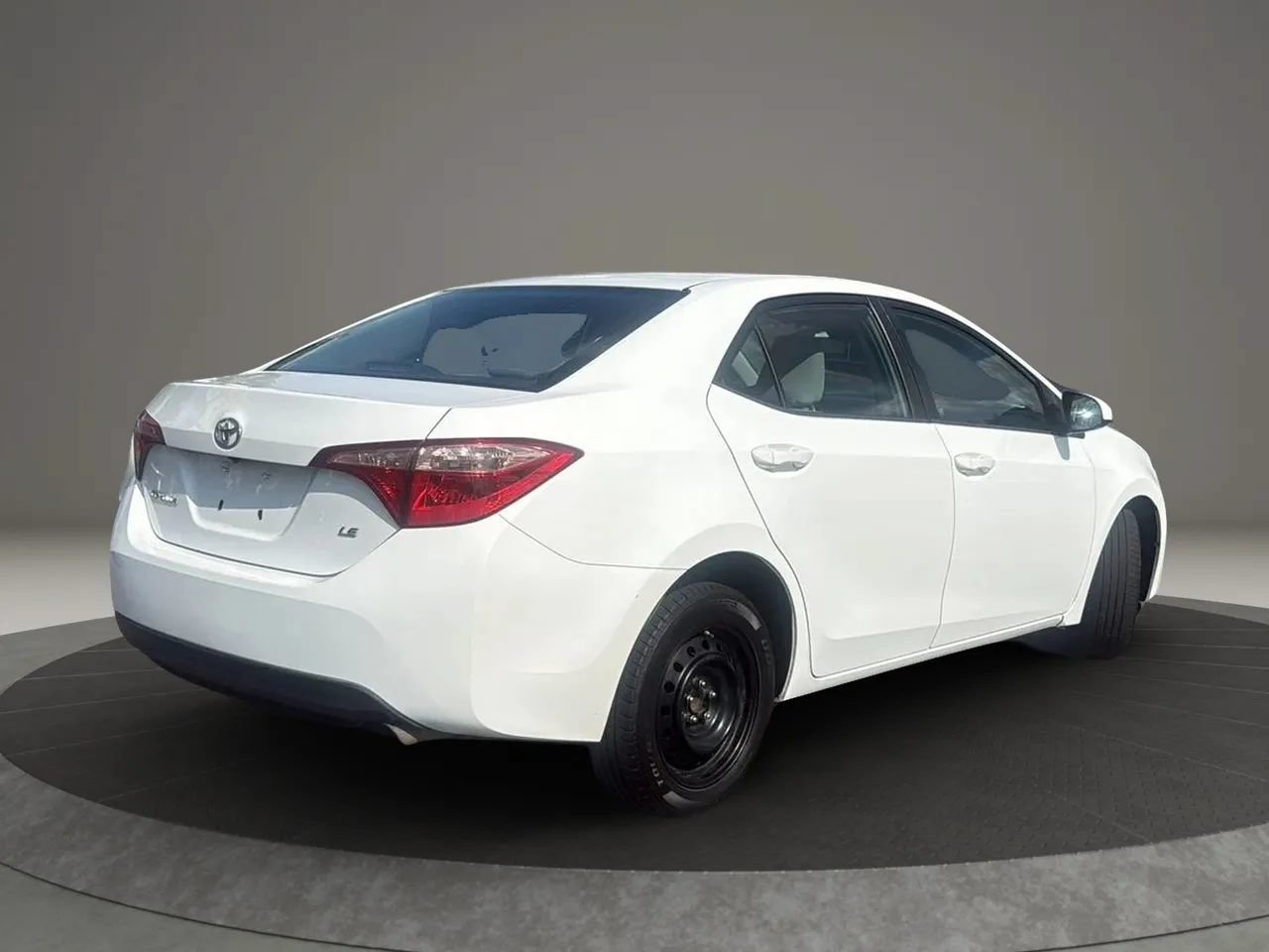 Used 2017 Toyota Corolla LE FWD image 6