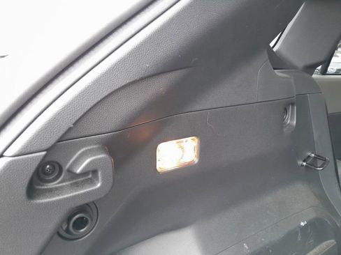 Certified 2024 Subaru Crosstrek 2.0i Premium image 33