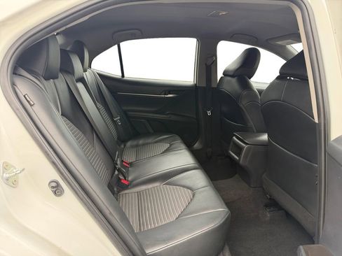 Used 2021 Toyota Camry SE FWD image 18