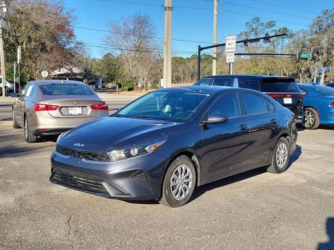 Used 2024 Kia Forte LX image 4
