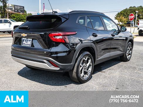 Used 2024 Chevrolet Trax LT image 7
