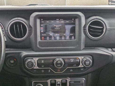 Used 2020 Jeep Gladiator Overland image 16