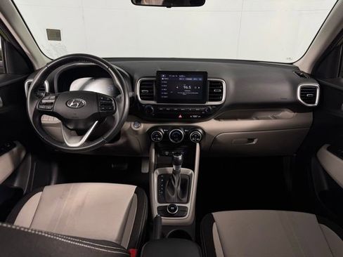 Used 2024 Hyundai Venue SEL image 26
