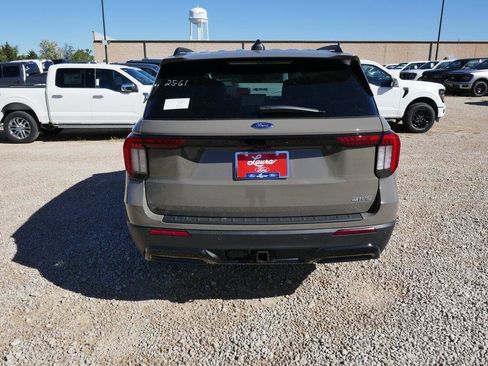 New 2026 Ford Explorer ST-Line w/ ST-Line Street Pack image 5