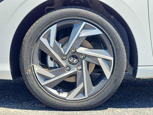 New 2025 Hyundai Elantra SEL image 26