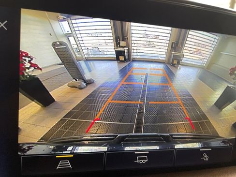 Used 2022 Chevrolet Suburban Z71 w/ Max Trailering Package image 8