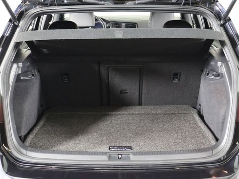 Used 2018 Volkswagen Golf R 4-Door image 19