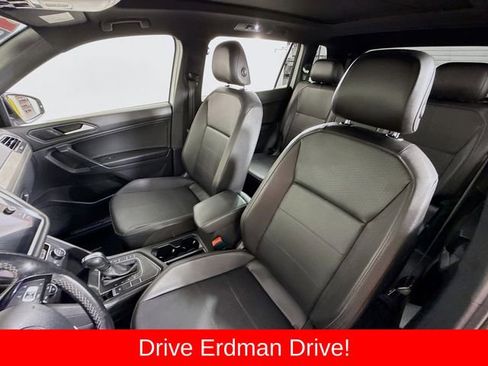 Used 2020 Volkswagen Tiguan SE R-Line FWD image 5