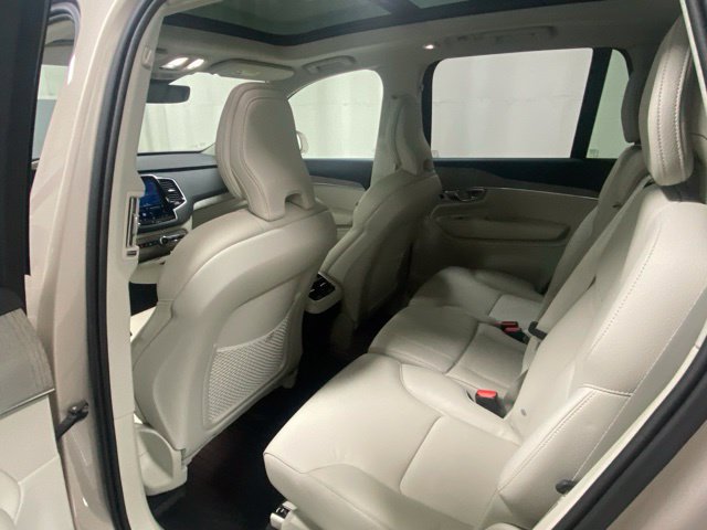 Used 2025 Volvo XC90 B5 Plus w/ Protection Package AWD/4WD image 12