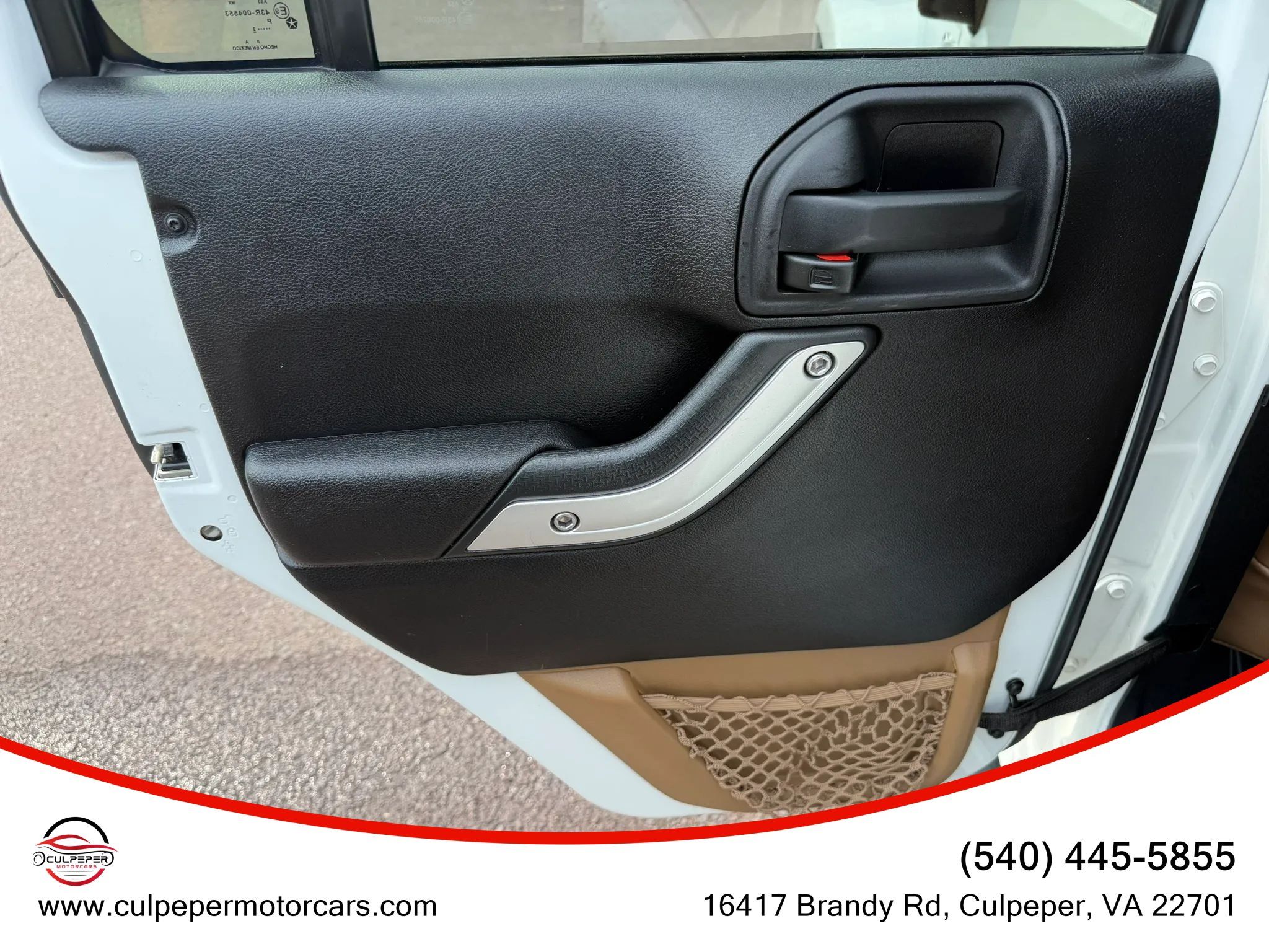 Used 2012 Jeep Wrangler Unlimited Sahara w/ Connectivity Group AWD/4WD image 10