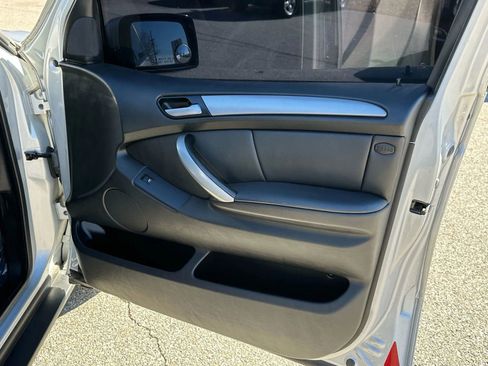 Used 2005 BMW X5 4.8is image 15