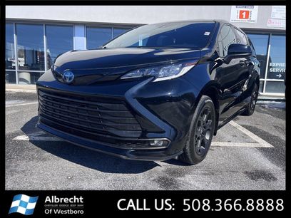 Used 2025 Toyota Sienna XLE Woodland Edition