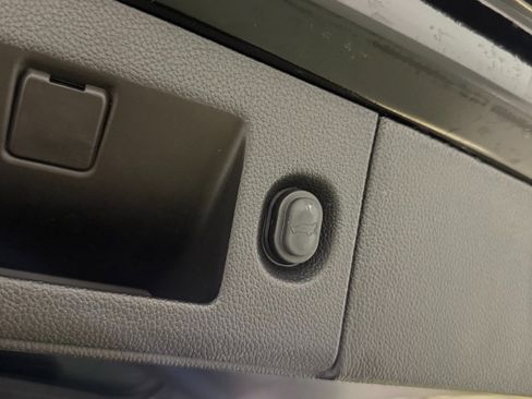 Used 2019 Chevrolet Tahoe LT image 28