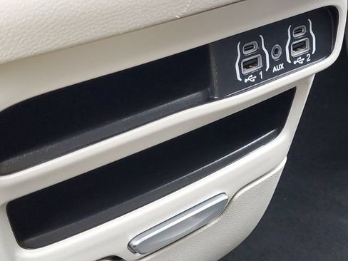 Used 2023 Chrysler Pacifica Touring-L FWD image 22