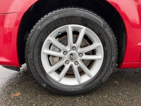 Used 2014 Dodge Grand Caravan SXT image 25