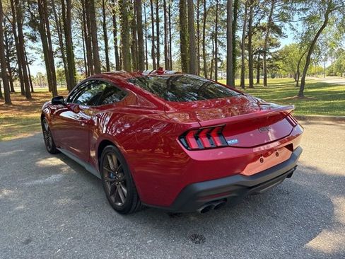 Used 2024 Ford Mustang GT Premium image 5