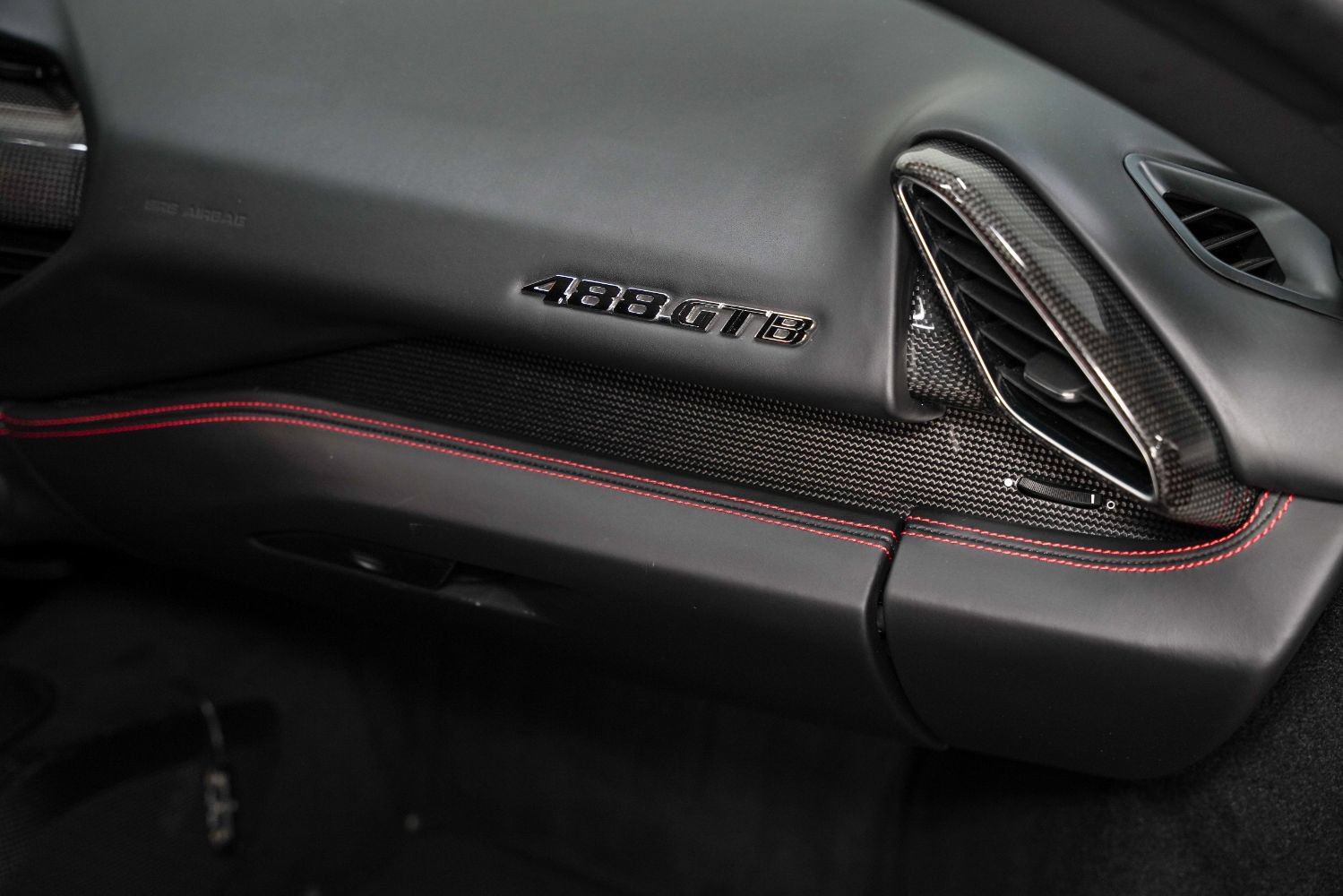 Used 2016 Ferrari 488 GTB RWD image 31