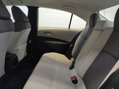 Used 2021 Toyota Corolla LE image 18