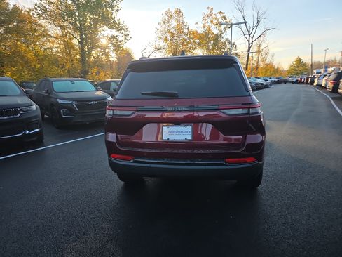 New 2025 Jeep Grand Cherokee Altitude image 20