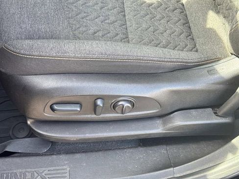 Used 2022 Chevrolet Equinox LT image 28