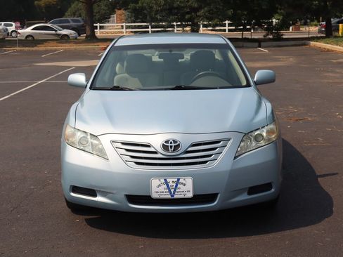 Used 2009 Toyota Camry LE FWD image 12