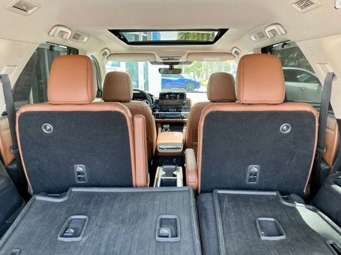 Used 2024 Nissan Pathfinder Platinum FWD image 15