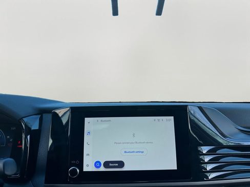 Used 2025 Toyota Camry LE image 15