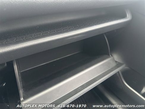 Used 2023 Toyota RAV4 SE image 30